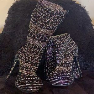 Black long boots all over beaded